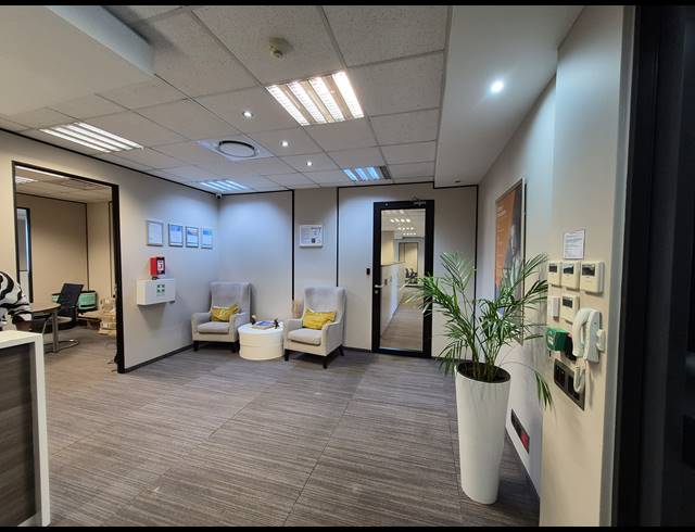 423M² OFFICE TO LET IN SANDTON CENTRAL